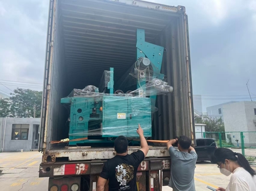 Ceres Machinery envía varias máquinas cortadoras de alfombras a India y Egipto